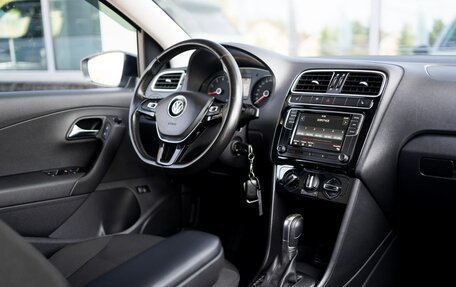 Volkswagen Polo VI (EU Market), 2017 год, 995 000 рублей, 21 фотография