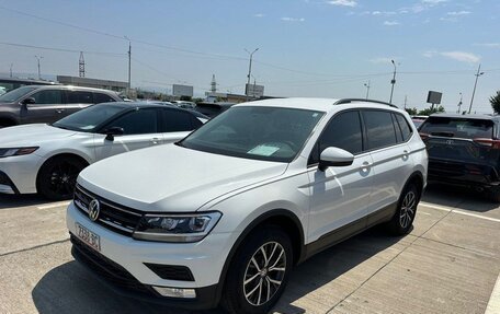 Volkswagen Tiguan II, 2021 год, 2 099 000 рублей, 2 фотография