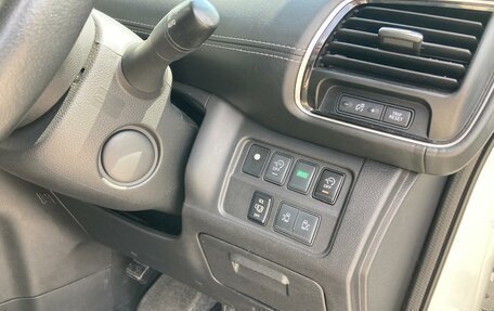 Nissan Serena IV, 2016 год, 1 690 000 рублей, 15 фотография