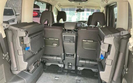 Nissan Serena IV, 2016 год, 1 690 000 рублей, 20 фотография