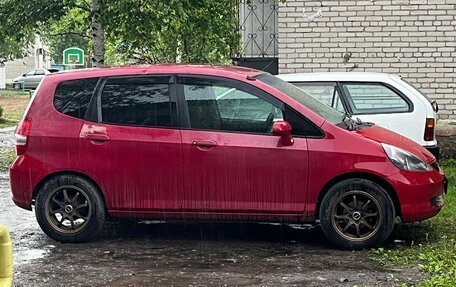 Honda Fit III, 2001 год, 300 000 рублей, 4 фотография