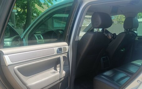 Volkswagen Touareg III, 2006 год, 900 000 рублей, 10 фотография