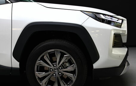 Toyota RAV4, 2024 год, 4 250 000 рублей, 7 фотография