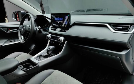 Toyota RAV4, 2024 год, 4 250 000 рублей, 25 фотография