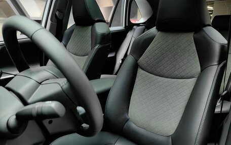 Toyota RAV4, 2024 год, 4 250 000 рублей, 15 фотография
