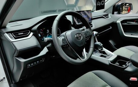 Toyota RAV4, 2024 год, 4 250 000 рублей, 16 фотография