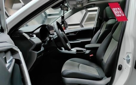 Toyota RAV4, 2024 год, 4 250 000 рублей, 18 фотография