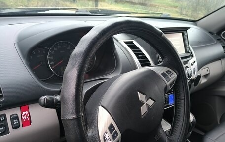 Mitsubishi Pajero Sport II рестайлинг, 2012 год, 1 350 000 рублей, 13 фотография