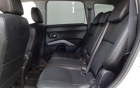 Mitsubishi Outlander III рестайлинг 3, 2008 год, 735 000 рублей, 12 фотография
