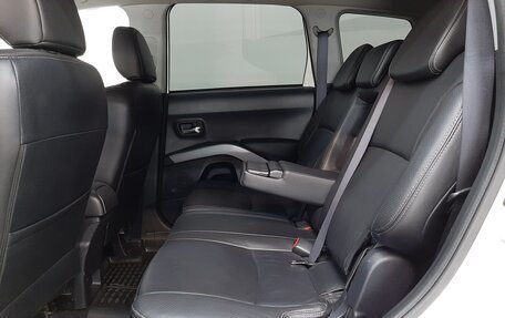 Mitsubishi Outlander III рестайлинг 3, 2008 год, 735 000 рублей, 13 фотография