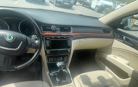 Skoda Superb III рестайлинг, 2012 год, 1 100 000 рублей, 18 фотография