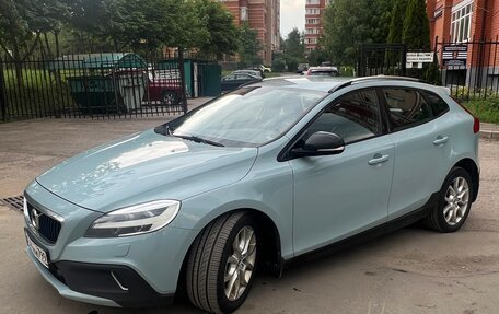 Volvo V40 Cross Country I, 2017 год, 1 820 000 рублей, 2 фотография