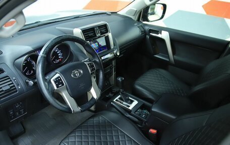 Toyota Land Cruiser Prado 150 рестайлинг 2, 2011 год, 2 950 000 рублей, 10 фотография