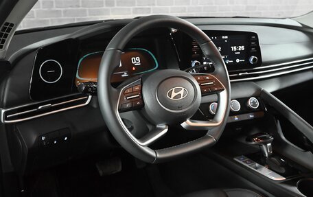 Hyundai Elantra, 2023 год, 2 385 000 рублей, 13 фотография