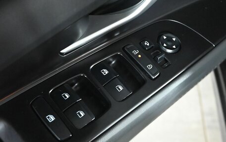 Hyundai Elantra, 2023 год, 2 385 000 рублей, 22 фотография