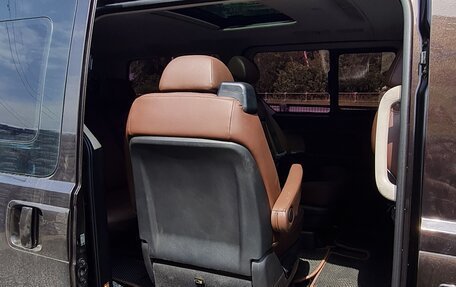 Hyundai Grand Starex Grand Starex I рестайлинг 2, 2019 год, 3 870 000 рублей, 13 фотография