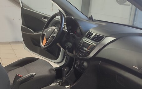 Hyundai Solaris II рестайлинг, 2015 год, 1 200 000 рублей, 6 фотография