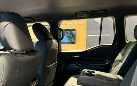 Toyota Land Cruiser Prado, 2024 год, 7 950 000 рублей, 9 фотография
