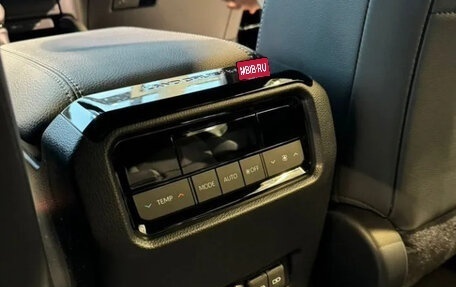 Toyota Land Cruiser Prado, 2024 год, 7 950 000 рублей, 10 фотография