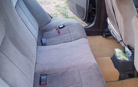 Mazda Familia, 1999 год, 250 000 рублей, 2 фотография