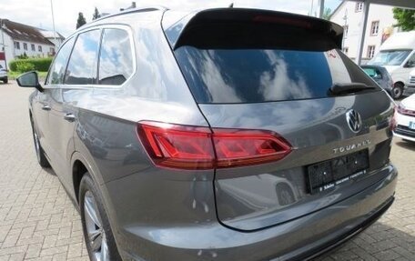 Volkswagen Touareg III, 2022 год, 5 000 000 рублей, 2 фотография