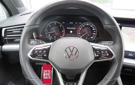 Volkswagen Touareg III, 2022 год, 5 000 000 рублей, 4 фотография