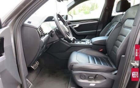 Volkswagen Touareg III, 2022 год, 5 000 000 рублей, 8 фотография