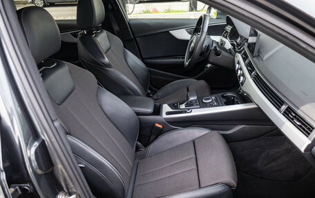 Audi A4, 2019 год, 2 199 000 рублей, 12 фотография