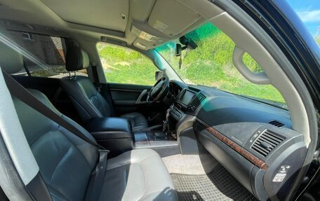 Toyota Land Cruiser 200, 2008 год, 2 550 000 рублей, 8 фотография