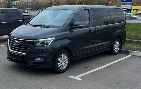 Hyundai Grand Starex Grand Starex I рестайлинг 2, 2019 год, 2 500 000 рублей, 6 фотография