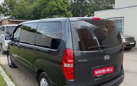Hyundai Grand Starex Grand Starex I рестайлинг 2, 2019 год, 2 500 000 рублей, 5 фотография
