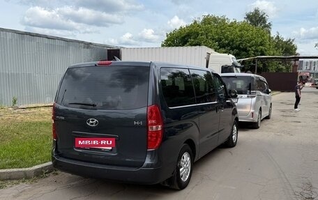 Hyundai Grand Starex Grand Starex I рестайлинг 2, 2019 год, 2 500 000 рублей, 4 фотография