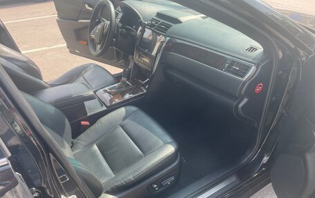 Toyota Camry, 2017 год, 2 300 000 рублей, 16 фотография