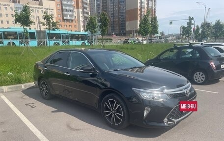 Toyota Camry, 2017 год, 2 300 000 рублей, 2 фотография