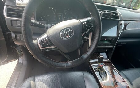 Toyota Camry, 2017 год, 2 300 000 рублей, 22 фотография