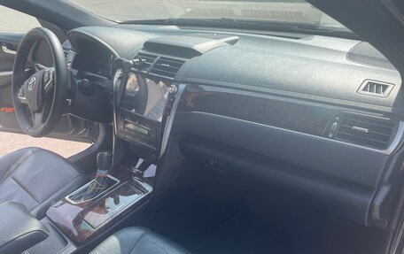 Toyota Camry, 2017 год, 2 300 000 рублей, 18 фотография