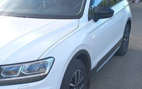 Volkswagen Tiguan II, 2019 год, 2 100 000 рублей, 6 фотография