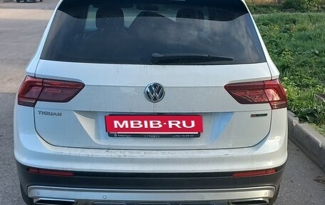 Volkswagen Tiguan II, 2019 год, 2 100 000 рублей, 8 фотография