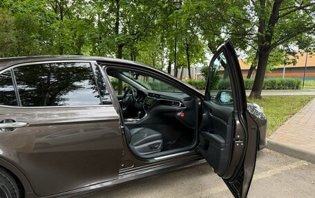 Toyota Camry, 2018 год, 2 230 000 рублей, 2 фотография