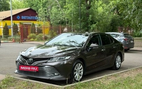 Toyota Camry, 2018 год, 2 230 000 рублей, 11 фотография