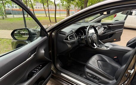 Toyota Camry, 2018 год, 2 230 000 рублей, 15 фотография