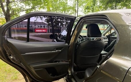 Toyota Camry, 2018 год, 2 230 000 рублей, 12 фотография