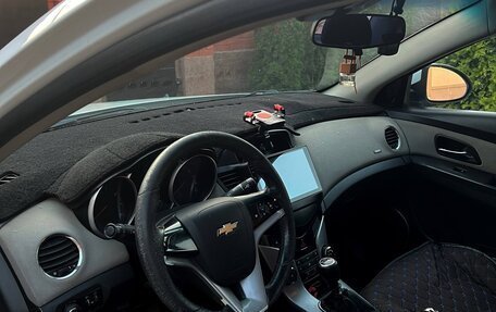 Chevrolet Cruze II, 2011 год, 730 000 рублей, 6 фотография