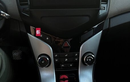 Chevrolet Cruze II, 2011 год, 730 000 рублей, 10 фотография