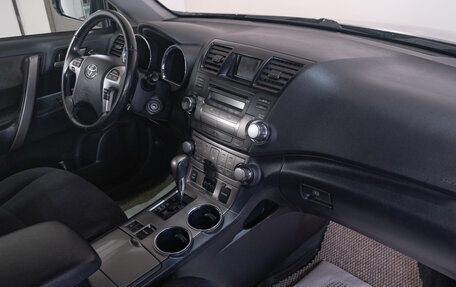 Toyota Highlander III, 2012 год, 2 269 000 рублей, 19 фотография