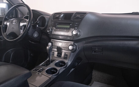 Toyota Highlander III, 2012 год, 2 269 000 рублей, 18 фотография