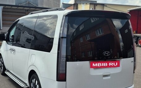Hyundai Staria, 2023 год, 7 000 000 рублей, 5 фотография