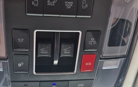 Hyundai Staria, 2023 год, 7 000 000 рублей, 17 фотография