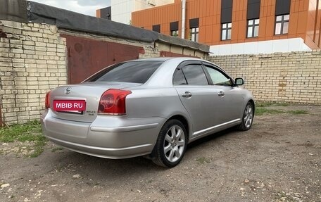 Toyota Avensis III рестайлинг, 2004 год, 540 000 рублей, 2 фотография