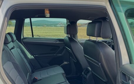 Volkswagen Tiguan II, 2018 год, 2 890 000 рублей, 21 фотография